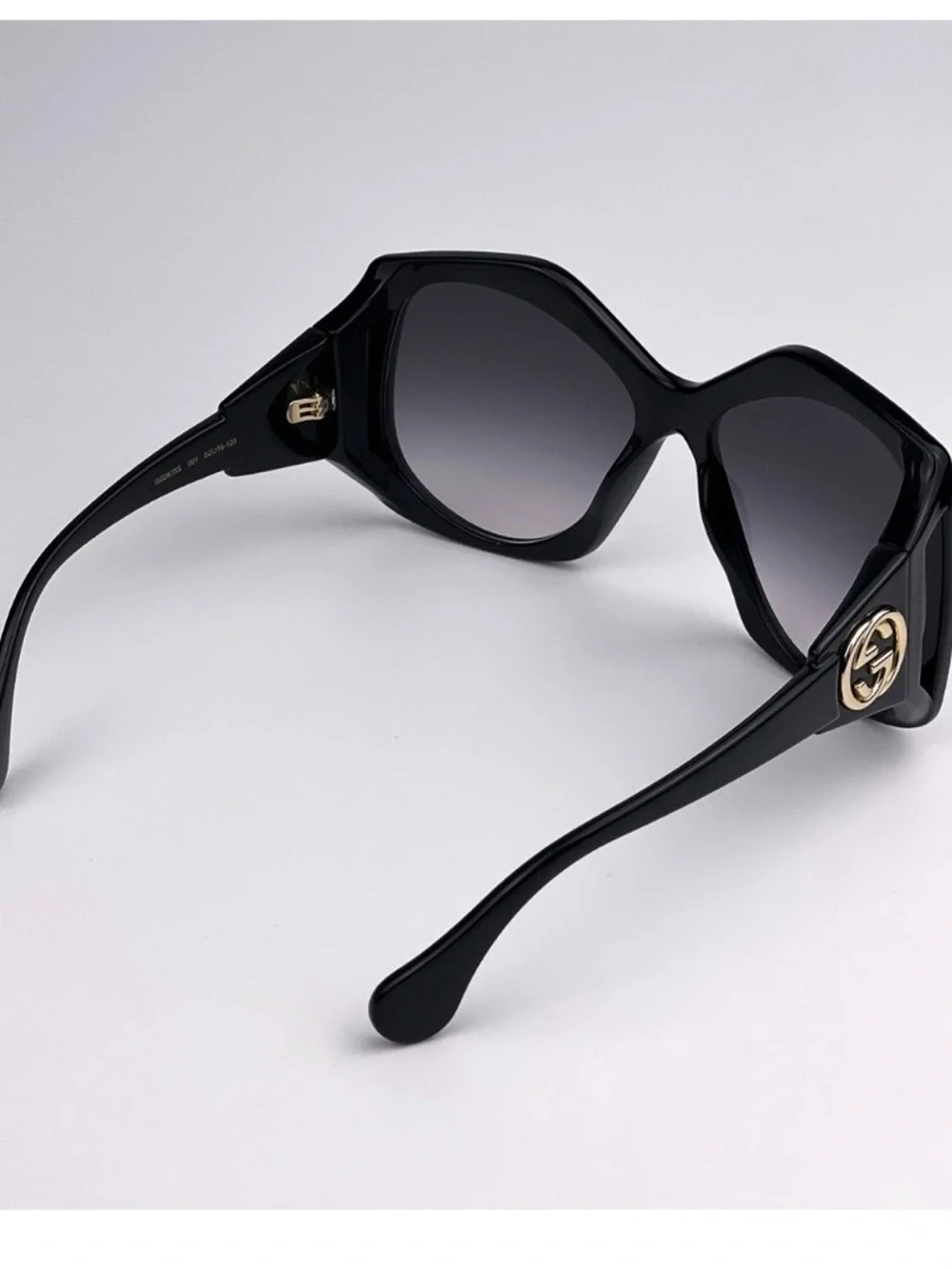 Gucci Black Oversized Fashion Sunglasses - Picture 6 of 9